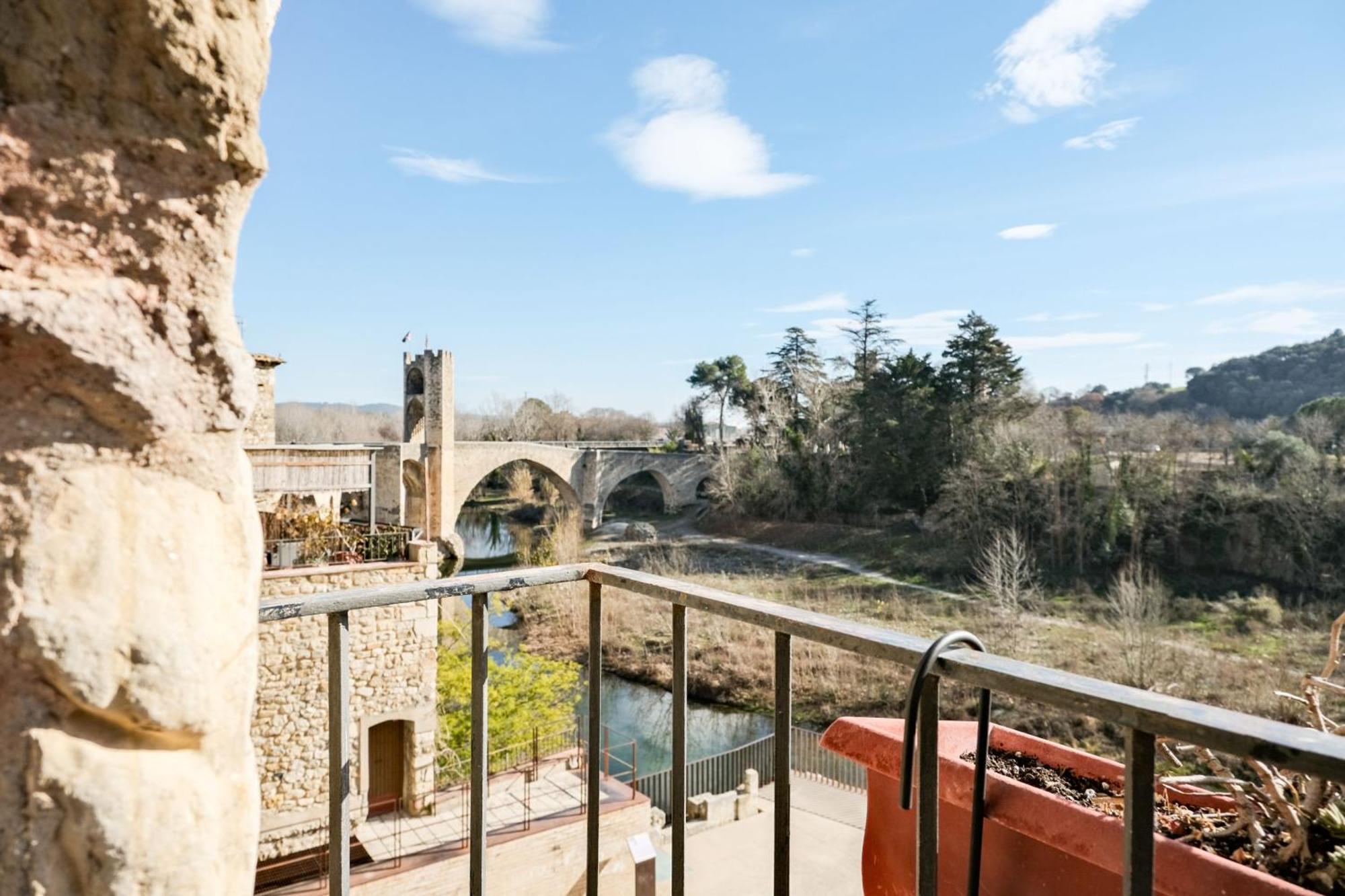 10 Del Pont Alojamiento Con Vistas Panoramicas Besalú Eksteriør bilde